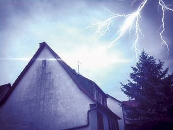 Wohngebäudeversicherung - Schaden durch Gewitter